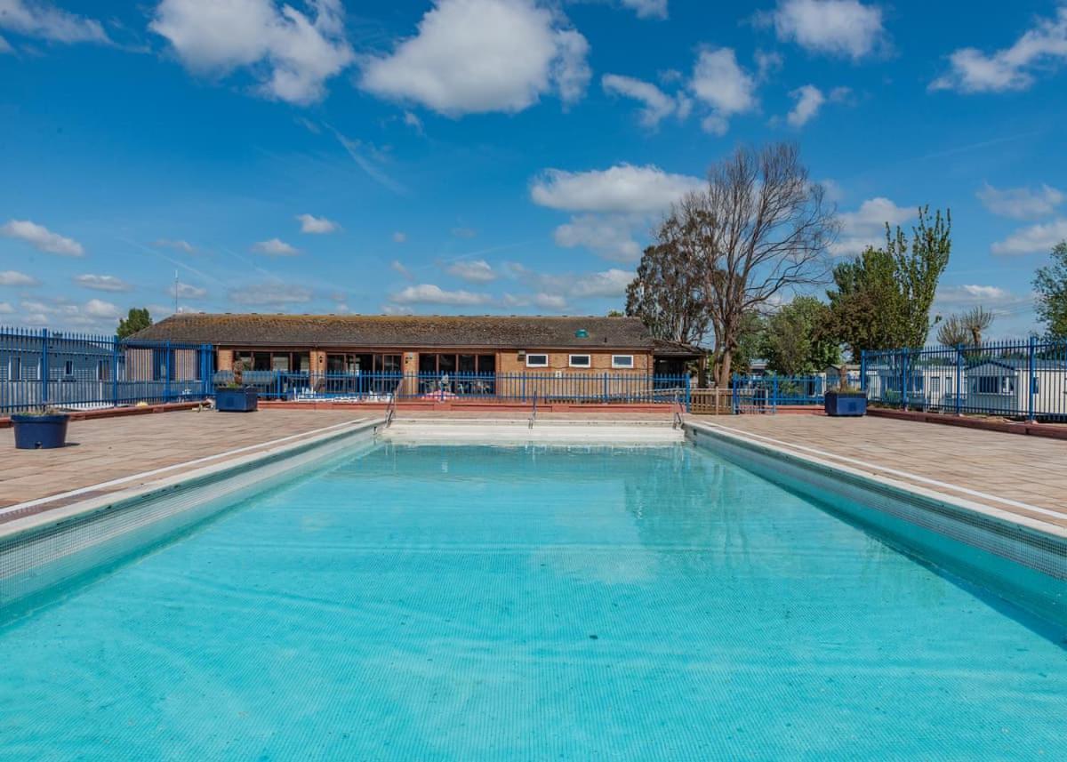 Riverside Caravan Holiday Park Bognor Regis Exterior foto