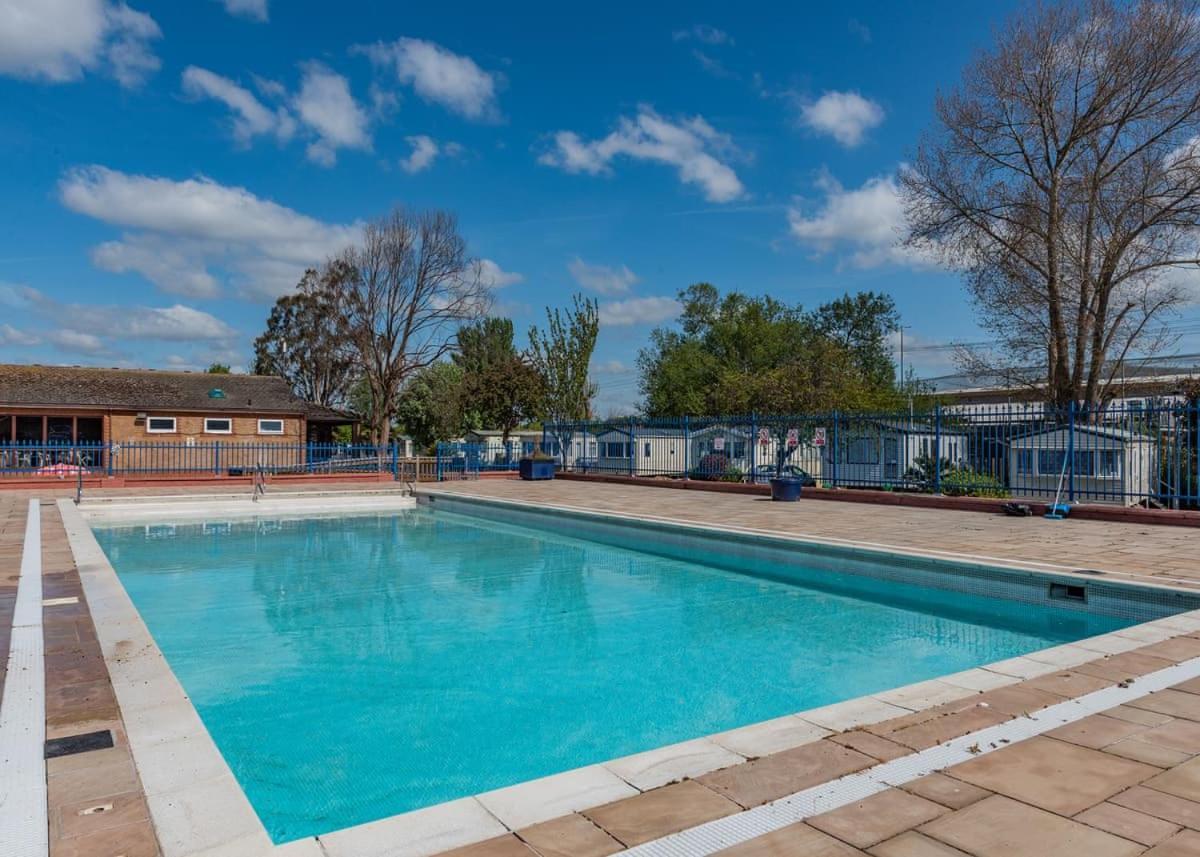 Riverside Caravan Holiday Park Bognor Regis Exterior foto